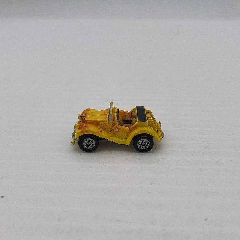 Small Micro Machine MG Convertible in‎ Yellow